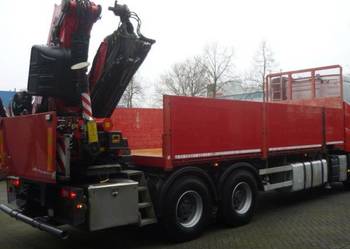 Budowlany skrzynia 6x4 z dzwigiem Volvo