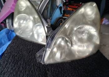 Lampy przód lewa prawa toyota corolla Verso 2006