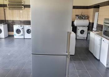 Sprzedam dużą lodówkę firmy Bosch z możliwością transportu Sprzedam dużą lodówkę firmy Bosch z możliwością transportu