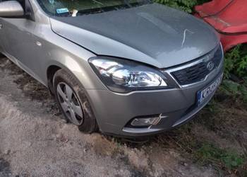 Błotnik , błotniki lewy  prawy kia ceed 1 lift 2010r