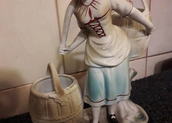 Figurka kobieta z koszami ARPO Made in Romania Figurka kobieta z koszami ARPO Made in Romania