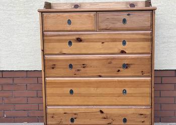 Komoda wysoka z szufladami Leksvik Ikea drewniana