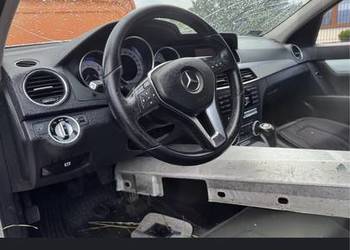 Oryginalna konsola W204 po Lift 2012 Komplet