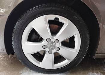 Alufelgi Audi a 3 8v 17 cali z oponami zimowymi
