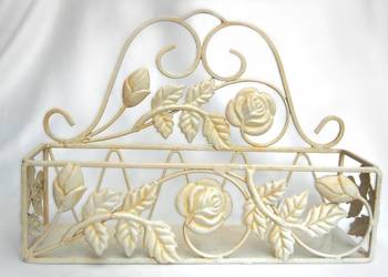 Miljögården Design Szwecja półka ogrodowa metalowa kremowobiała róże shabby