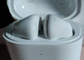 sprzedam słuchawki bezprzewodowe z dotykiem na słuchawkach