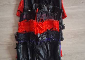 Komplet 7 gorsetów z koronką