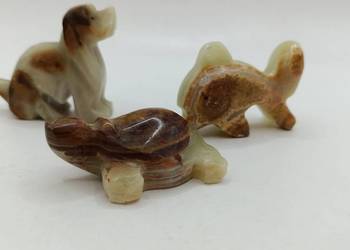 Figurki ozdoby z kamienia małe: pies , delfin , żółw