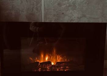 Kominek elektryczny z funkcja grzania komin