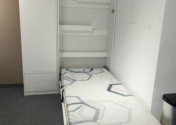 Zestaw: półkotapczan + szafa + materac -50%