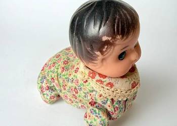 Vintage raczkująca lalka na kluczyk stara mechaniczna zabawka baby doll cra
