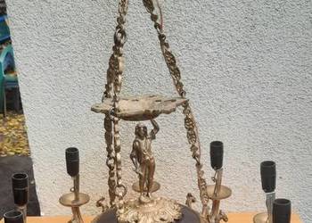 Żyrandol mosiężny 9 ramienny z figurką chłopca