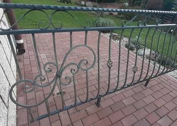 Barierki balkonowe lub tarasowe. KUTE.  SUPER STAN.