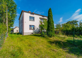 Słoneczny dom położony w spokojnej okolicy