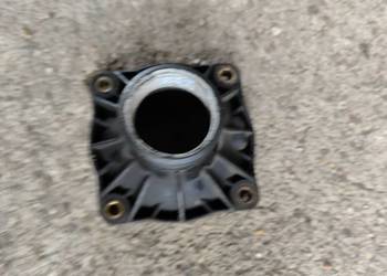 Obudowa termostatu BMW e31 e32 e34 e38 m60
