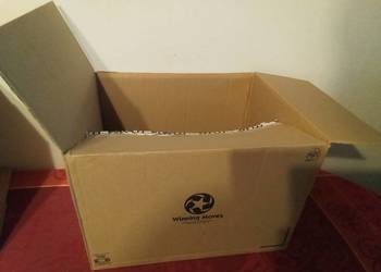 Średni Karton wymiary 40cm na 31 cm wysokość 15cm