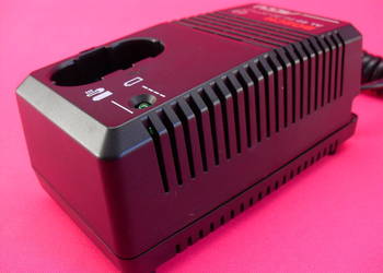 Ładowarka  BOSCH  AL 60  -  ACCU