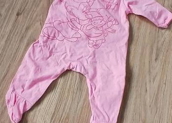 Różowy pajacyk z nadrukiem