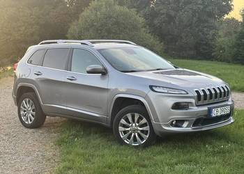 JEEP Cherokee KL Overland 2,2 diesel bezwypadkowy super stan max wypas JEEP Cherokee KL Overland 2,2 diesel bezwypadkowy super stan max wypas