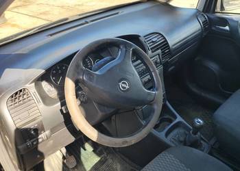 Opel Zafira A kierownica