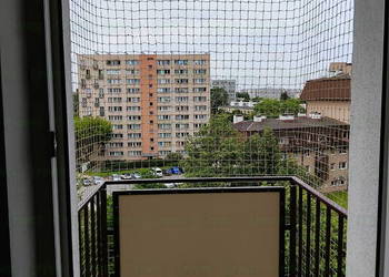Założenie siatki na balkon przeciw ptakom Warszawa Siatka ochronna