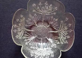 Misa wzór Krowia Pietruszka, Mantsala. Projekt - Pertti Kallioinen. Misa wzór Krowia Pietruszka, Mantsala. Projekt - Pertti Kallioinen.