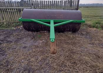 Rozsiewacz Motyl wał łąkowy  przyczepa ładowacz troll