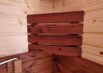 Narożna Osłona Oświetlenia do Sauny. Sosna Thermo Szczotkowana