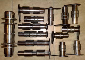 SWORZNIE + TULEJE KOMPLET YANMAR VIO25-4 VIO 25-4 TULEJOWANIE