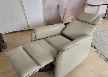Elektryczny fotel wypoczynkowy z funkcją kołyski, bardzo dobry stan