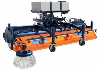 ZAMIATARKA MAXI TANK BRUSH HYDRO﻿ 230 280 cm układ zraszania, pojemnik