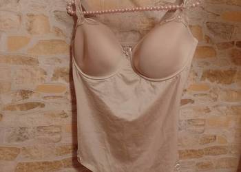 (85E) Triumph) Ekskluzywne, beżowe body modelujące z Londynu