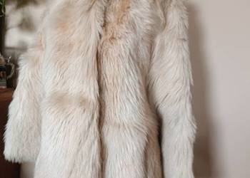 Naturalne futro z długim włosem vintage