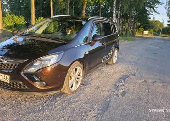 Opel zafira tourer c 1.4 z gazem