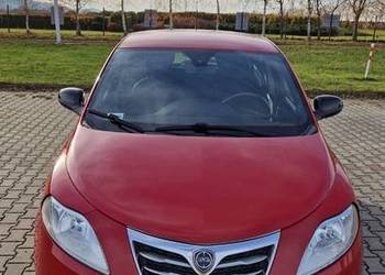 LANCIA YPSILON (2014)