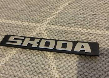 SKODA 120 GLS 105 120L 130 RAPID GARDE 136 NOWY ZNACZEK NAPIS PRZÓD