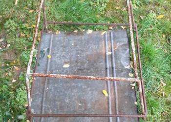 Metalowe stojaki pod ule Metalowe stojaki pod ule