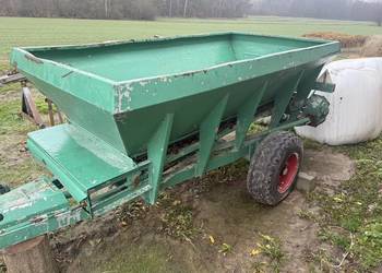 Rozsiewacz do wapna nawozu RCW