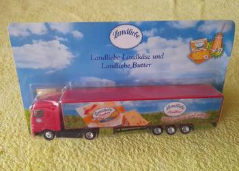 Kolekcjonerski model ciężarówki Mercedes-Benz Actros.