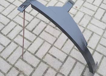 Wspornik do lewego błotnika przedniego Case 5140