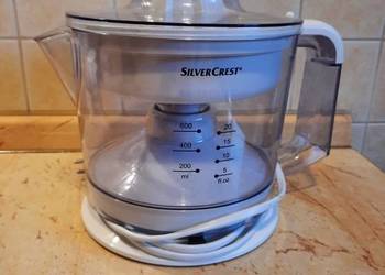 Sprzedam elektryczną wyciskarkę do owoców SilverCrest SZP 25 B2 biała.