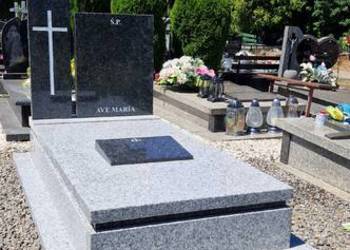 Nagrobek pojedynczy strzegomski,impala nr.2272 ŻARÓW