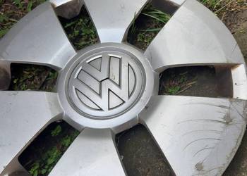 Dwa oryginalne kołpaki VW UP