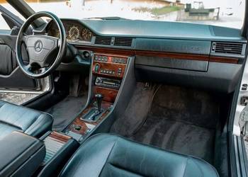 MERCEDES W124 COUPE CZARNA SKÓRA