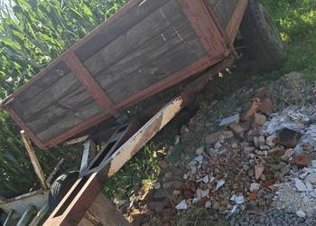Przyczepa jednoosiowa  z kiprem wywrot 3 strony