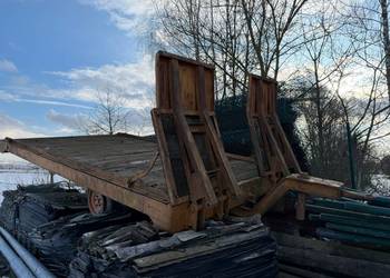 Mała przyczepa niskopodwozie, rolnicza.