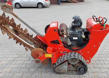 Koparka łańcuchowa Ditch Witch C24X 24 KM Honda