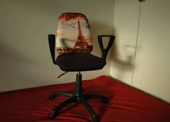 fotel obrotowy wieża Eiffla jak nowy