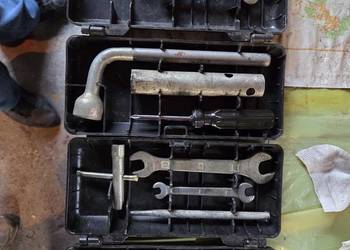 Zestaw kluczy, piórnik, narzędziówka fiat 125p 126p polonez