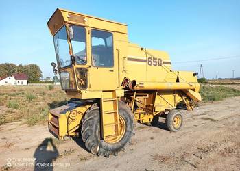 Kombajn Sampo 650 z kabiną Massey MF Kombajn Sampo 650 z kabiną Massey MF